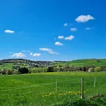 Ruhige Mit Balkon Und Terrasse Nahe Kassel Helsa