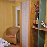 Ruhige Mit Balkon Und Terrasse Nahe Kassel Apartment Helsa