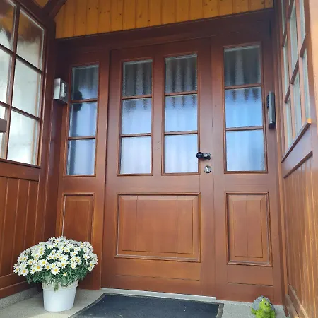 Schoene Mit Balkon Und Terrasse In Ruhiger Lage