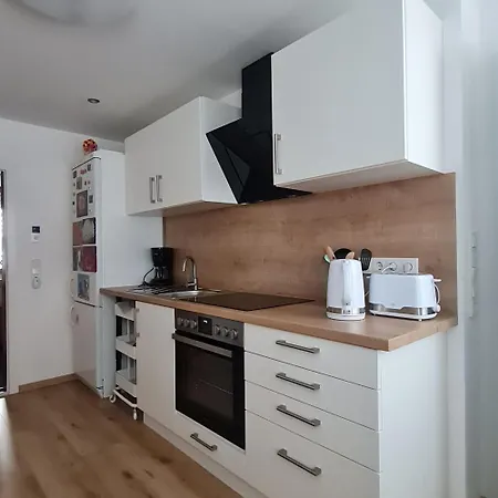 Apartment Schoene Mit Balkon Und Terrasse In Ruhiger Lage *