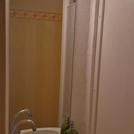 Schoenes Mit Balkon Und Terrasse In Ruhiger Lage