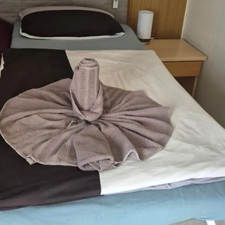 Schoenes Mit Balkon Und Terrasse In Ruhiger Lage *