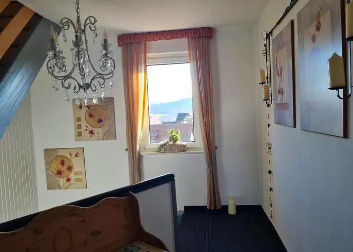 Ruhige Mit Balkon Und Terrasse Nahe Kassel Lejlighed