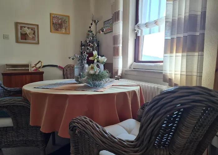 Schoene Mit Balkon Und Terrasse In Ruhiger Lage Helsa