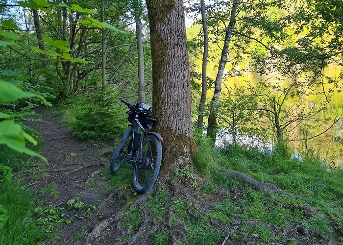 Ruhige Mit Balkon Und Terrasse Nahe Kassel *
