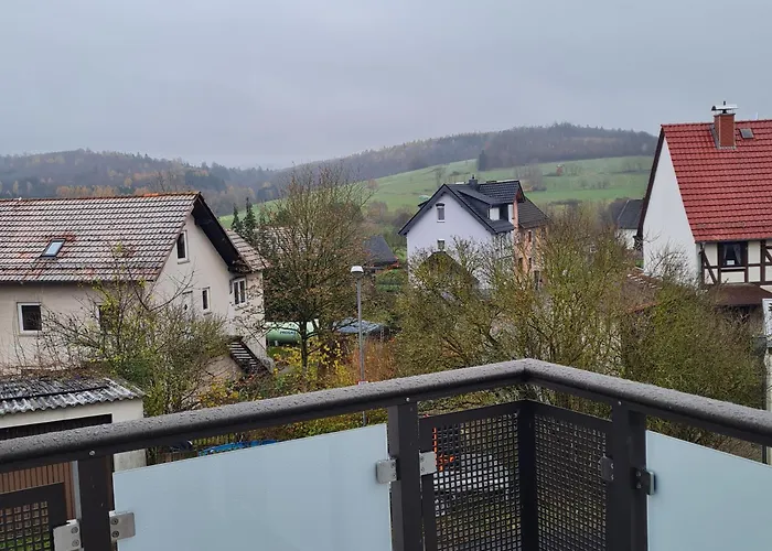 Schoene Mit Balkon Und Terrasse In Ruhiger Lage