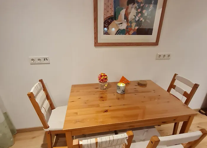 Schoene Mit Balkon Und Terrasse In Ruhiger Lage