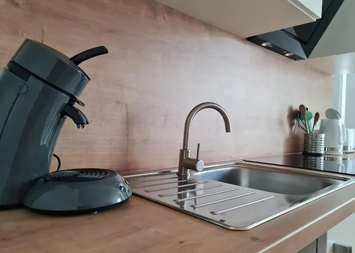 Schoene Mit Balkon Und Terrasse In Ruhiger Lage *