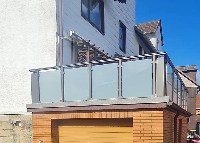 Schoene Mit Balkon Und Terrasse In Ruhiger Lage Appartamento