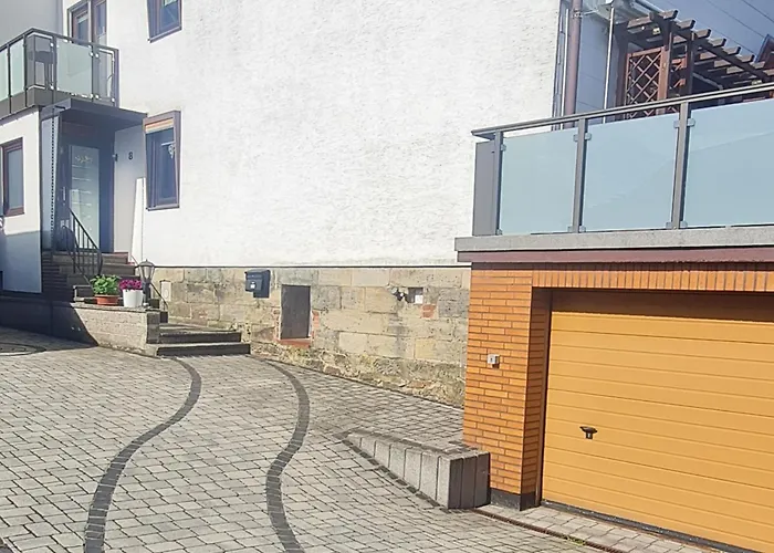 Schoene Mit Balkon Und Terrasse In Ruhiger Lage Διαμέρισμα