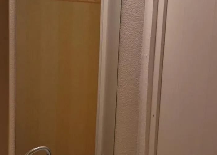 Schoene Mit Balkon Und Terrasse In Ruhiger Lage