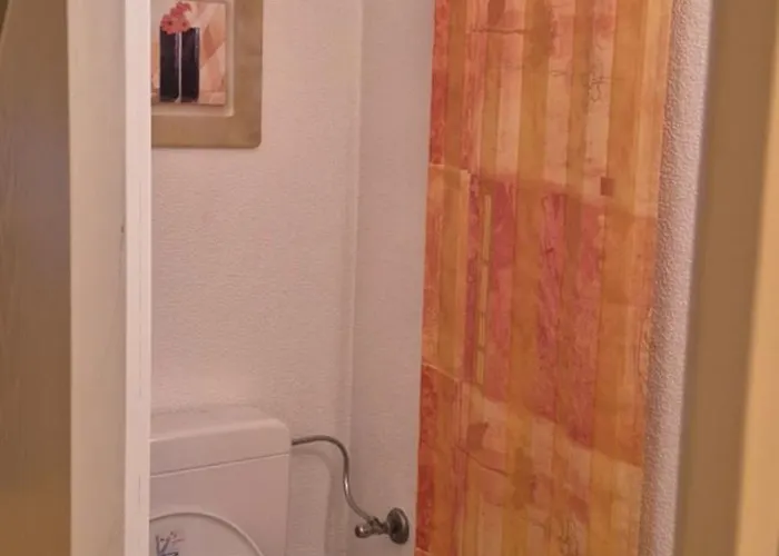 Διαμέρισμα Schoene Mit Balkon Und Terrasse In Ruhiger Lage