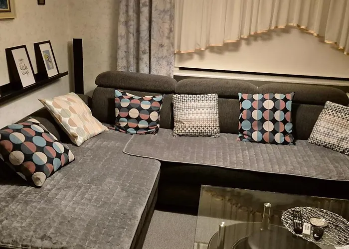 Διαμέρισμα Schoene Mit Balkon Und Terrasse In Ruhiger Lage