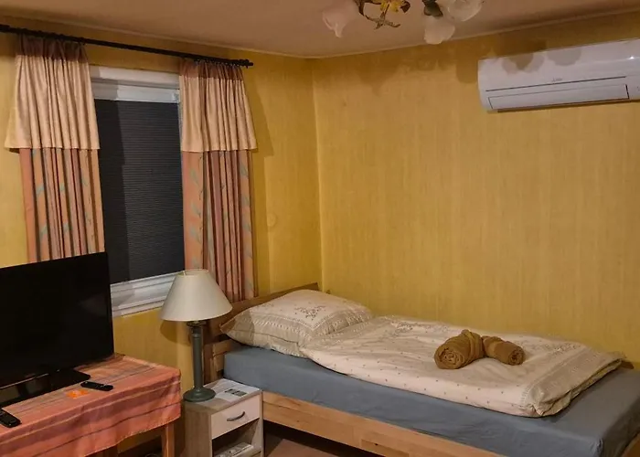 Διαμέρισμα Schoene Mit Balkon Und Terrasse In Ruhiger Lage *