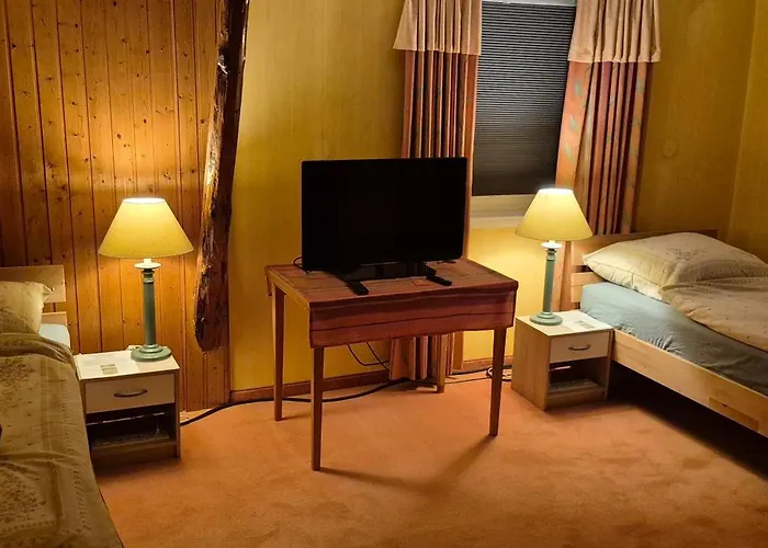 Schoene Mit Balkon Und Terrasse In Ruhiger Lage Appartamento Helsa