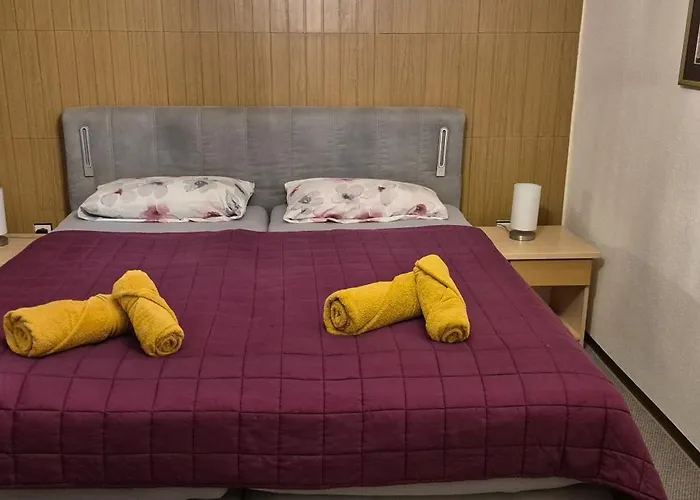 Schoene Mit Balkon Und Terrasse In Ruhiger Lage *